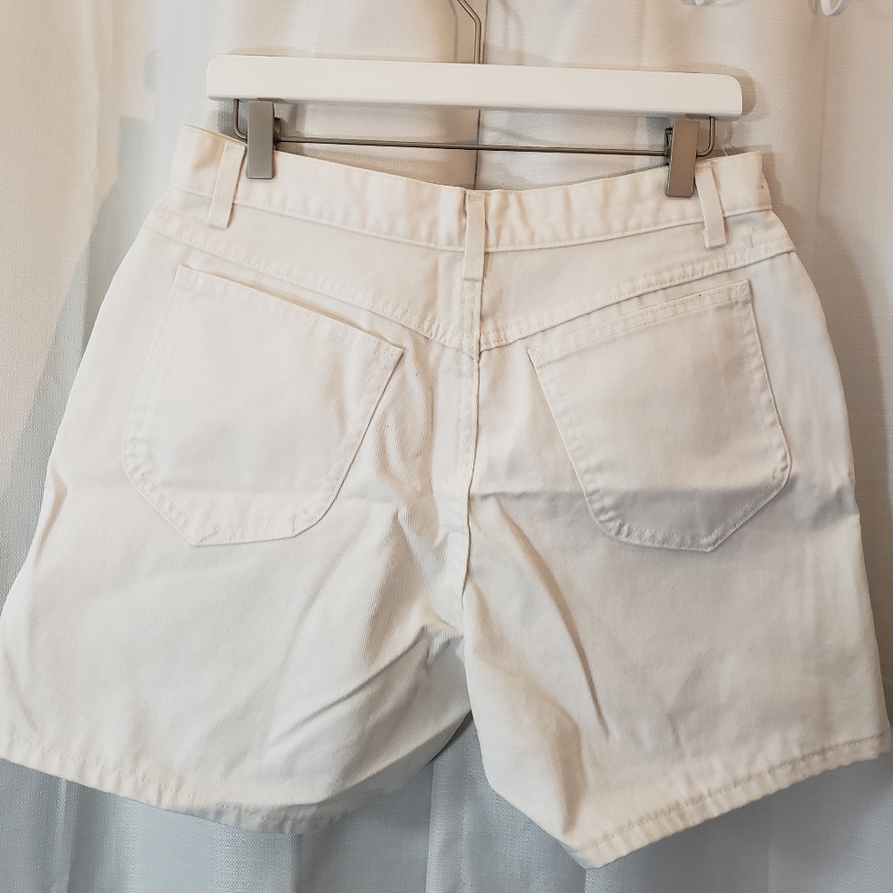 5/$15 14P Lee Jeans White Denim Shorts - Picture 4 of 7